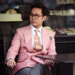 Chaqueta rosa cruzada vestida por Ston Trantraporn