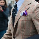 Americana beige cuadro rojo