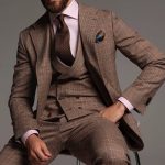 Traje marrón cuadro