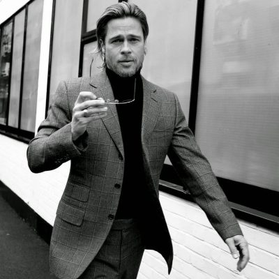Traje cuadro vestido por Brad Pitt