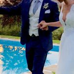 Traje azul eléctrico con chaleco blanco Exquisuits by de Juana