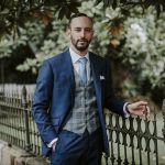 Traje azul y chaleco de cuadro Exquisuits by de Juana